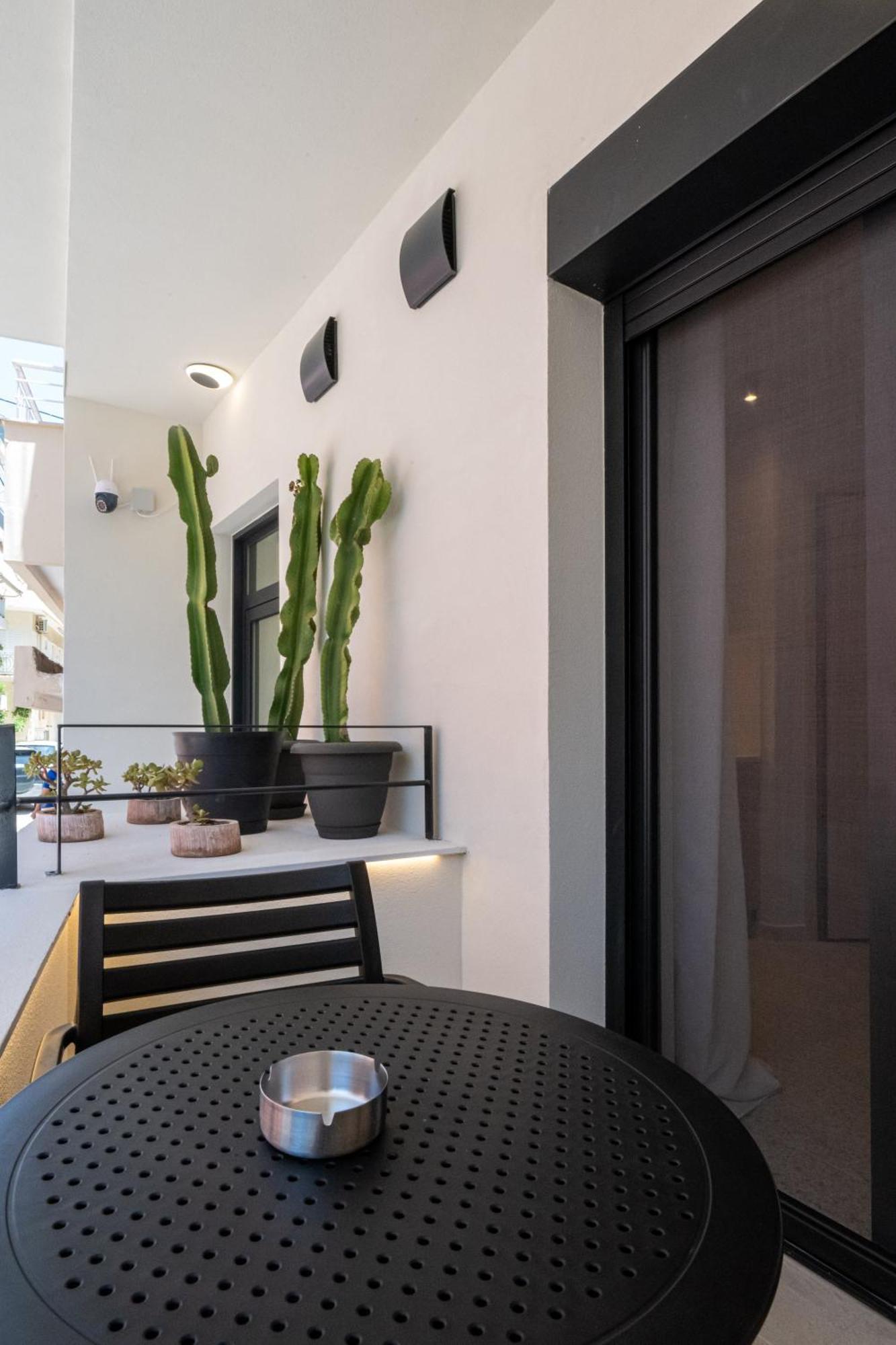 Asklipiou Cube - Kalamata Mediterranean Suites Extérieur photo