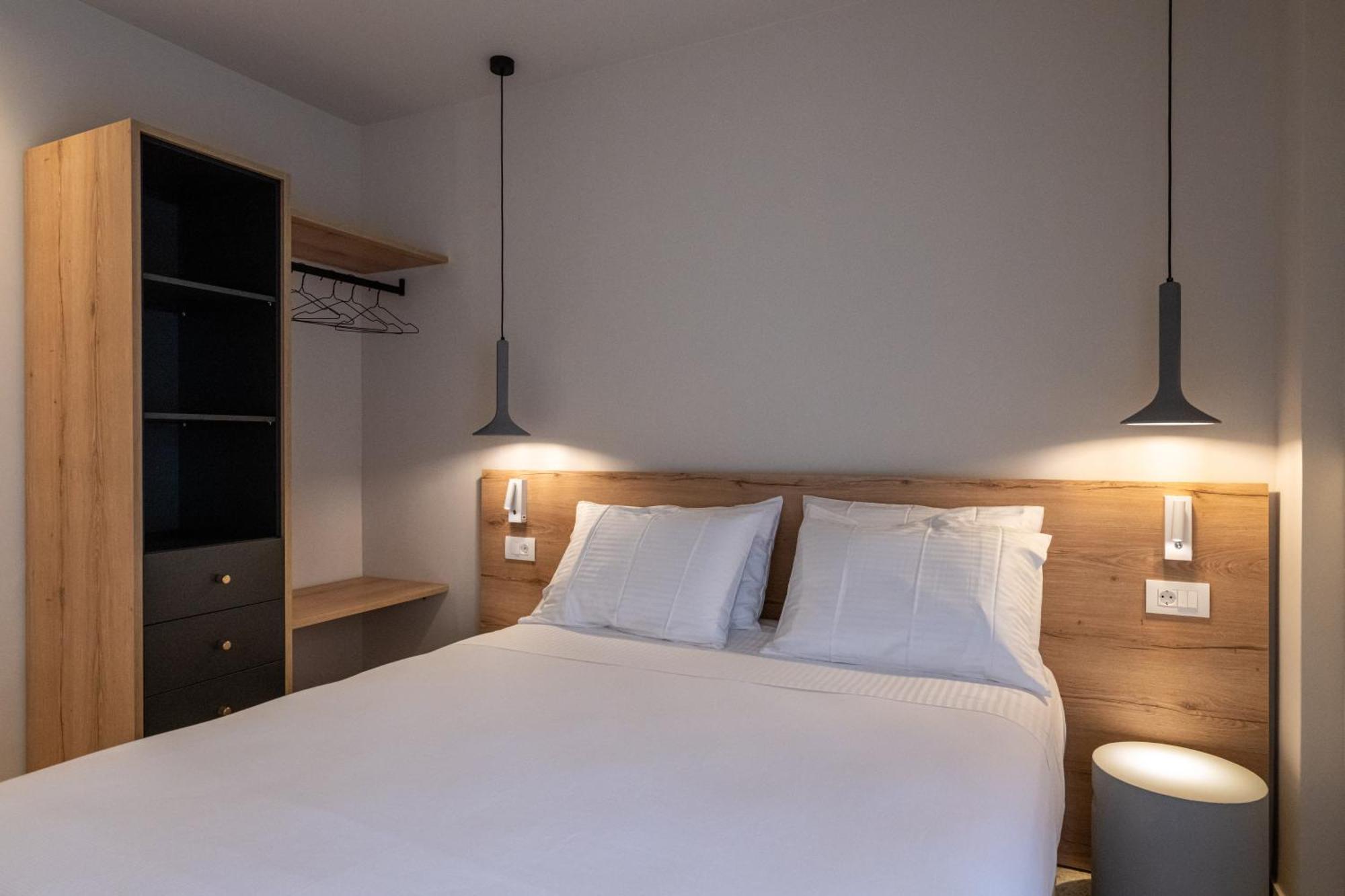 Asklipiou Cube - Kalamata Mediterranean Suites Extérieur photo
